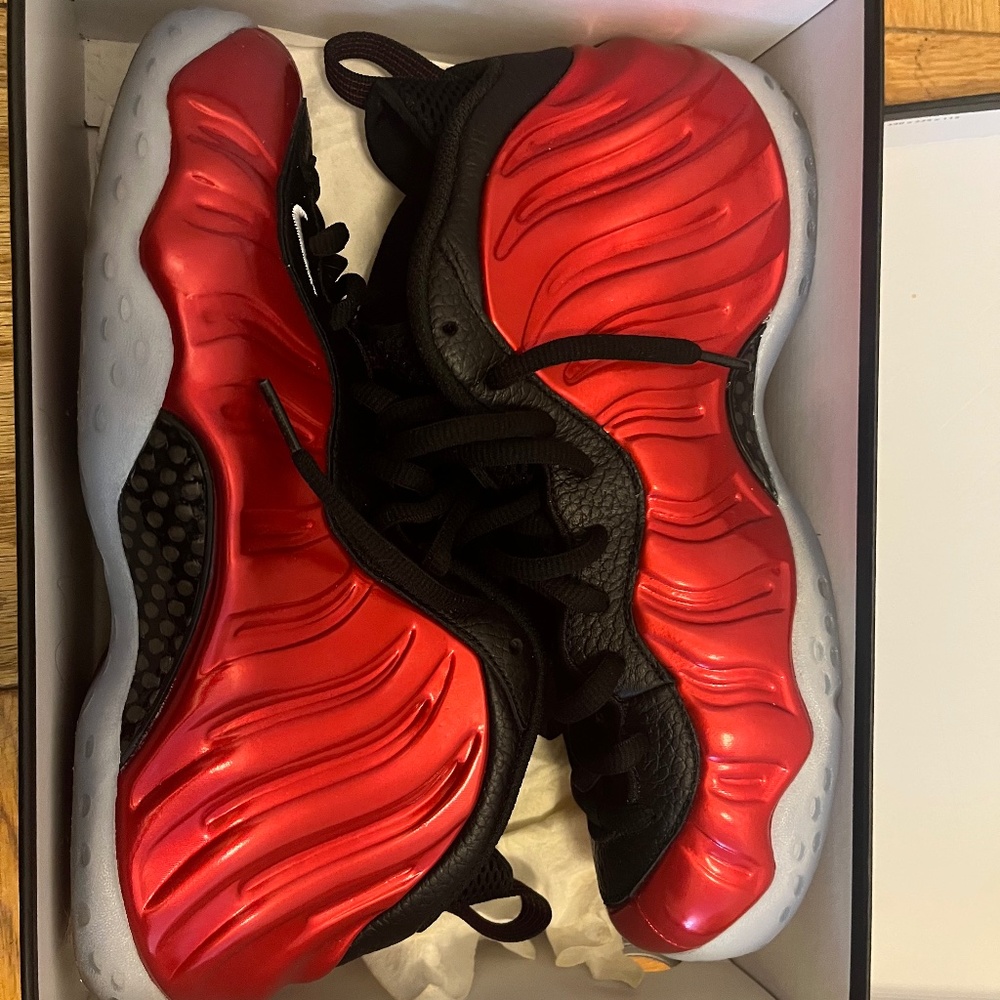 Air Foamposite One in Varsity Red, White & Black